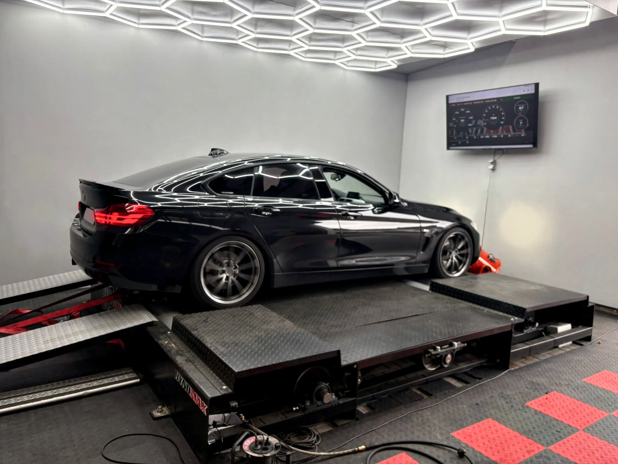 dynomax schwarzer MBW bei der Messung